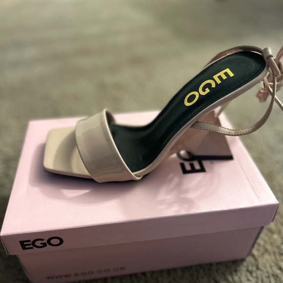 CRASHING LACE UP SQUARE TOE CUT OUT WEDGE HEEL IN NUDE PATENT size 6 - Picture 1 of 4